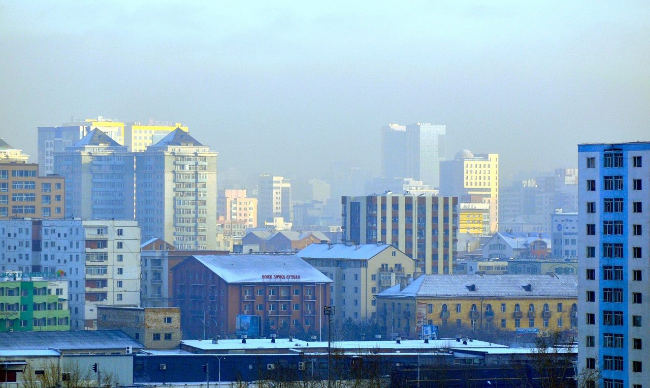 solutions innovantes pour le nettoyage de la pollution atmosphérique urbaine, améliorant la qualité de l'air et la santé en milieu citadin.